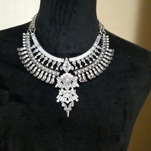 Jewelry - Eye Candy Statement Necklace